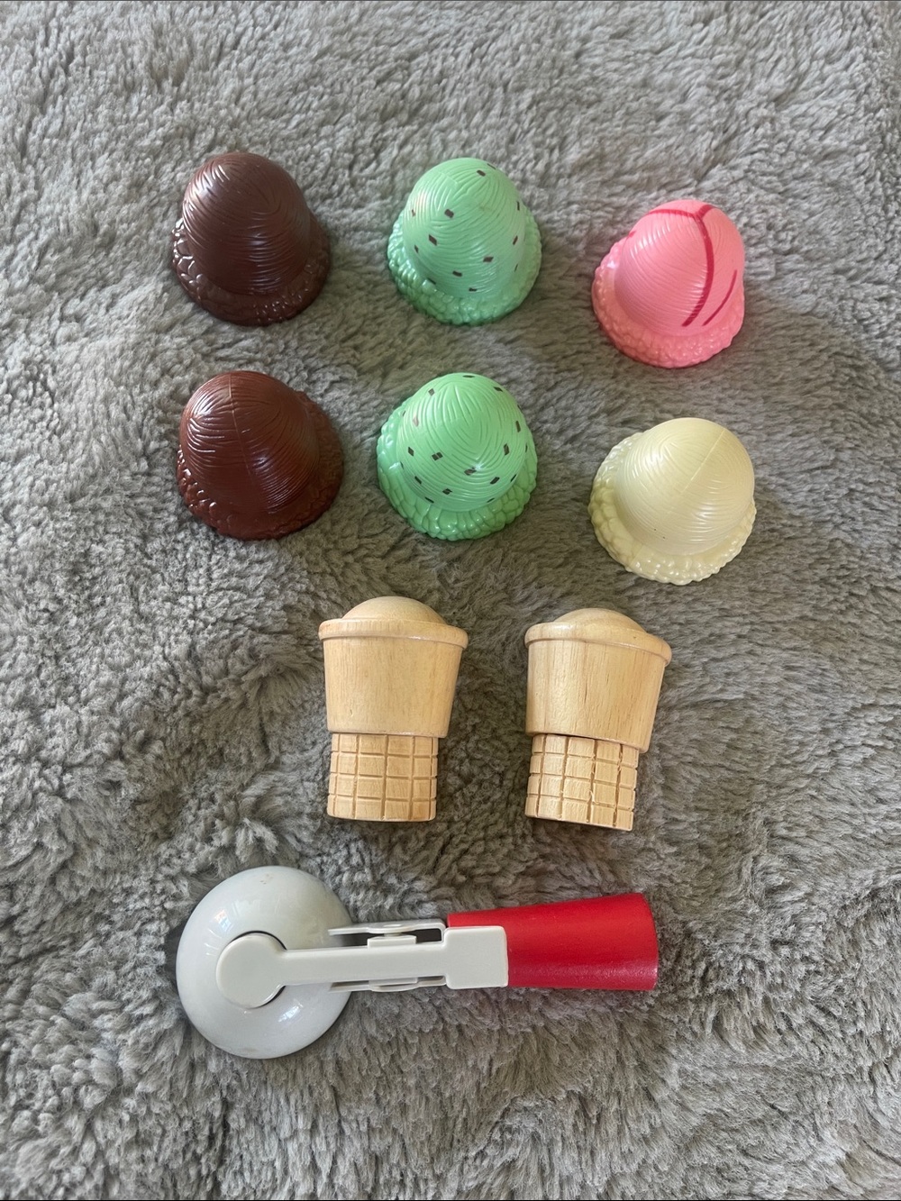 Melissa & Doug Wooden Ice Cream Scoop Set - Brown, Green, Pink, Cream, Red
